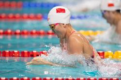 开云体育APP下载-游泳健将突破纪录夺得百米自由泳冠军