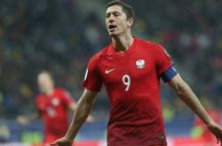 开云体育官网-波兰战平匈牙利，小组出线悬念