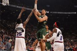 开云体育平台APP-雄鹿大胜猛龙，霸主之姿再现