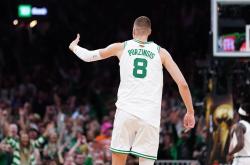 开云体育下载-包含意大利男篮爆冷步行者，波尔津吉斯惊艳世界的词条