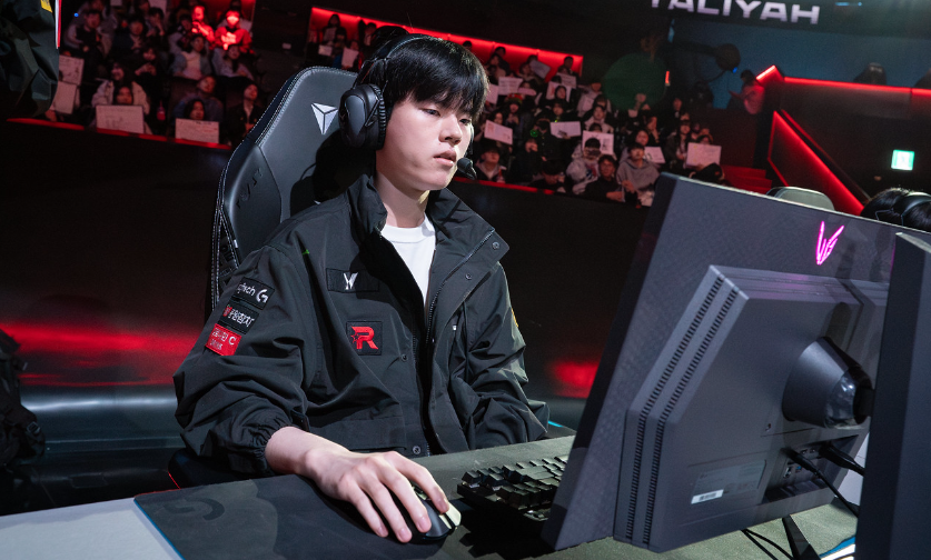 NS横扫FLY,Deft操刀奇招英雄翻盘2025世界赛2:0(伦敦) NS横扫FLY,Deft操刀奇招英雄翻盘2025世界赛2:0(伦敦)