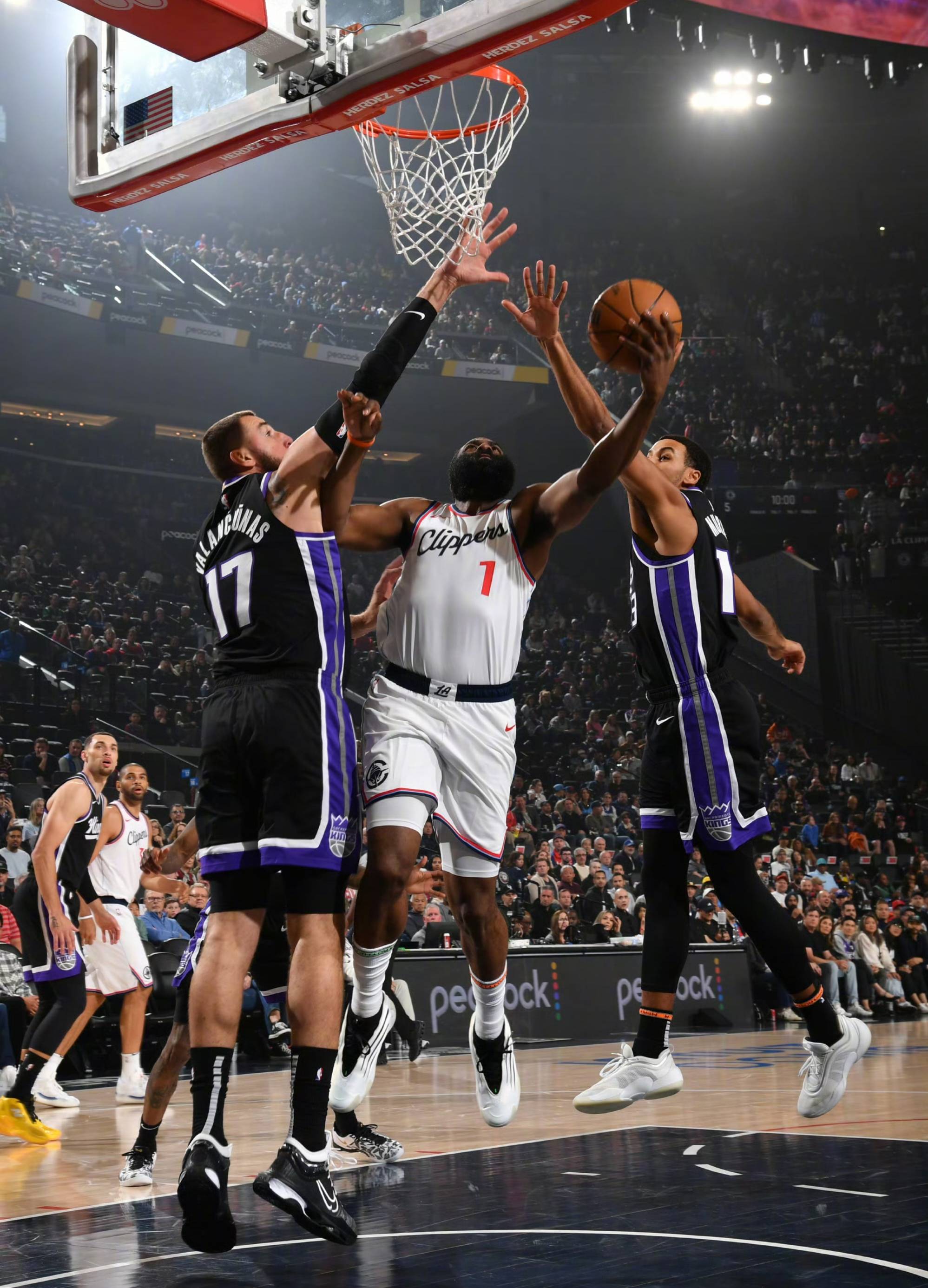 关于快船力克骑士,哈雷尔贡献关键进球的信息 关于快船力克骑士,哈雷尔贡献关键进球的信息