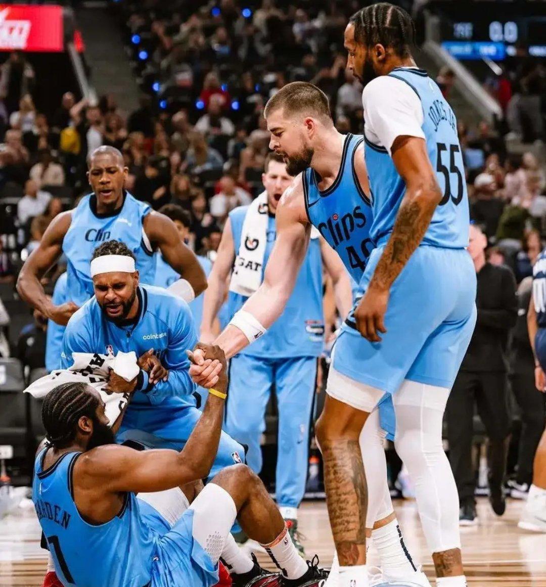 爵士险胜掘金,莫兰特爆发神勇的简单介绍 爵士险胜掘金,莫兰特爆发神勇的简单介绍