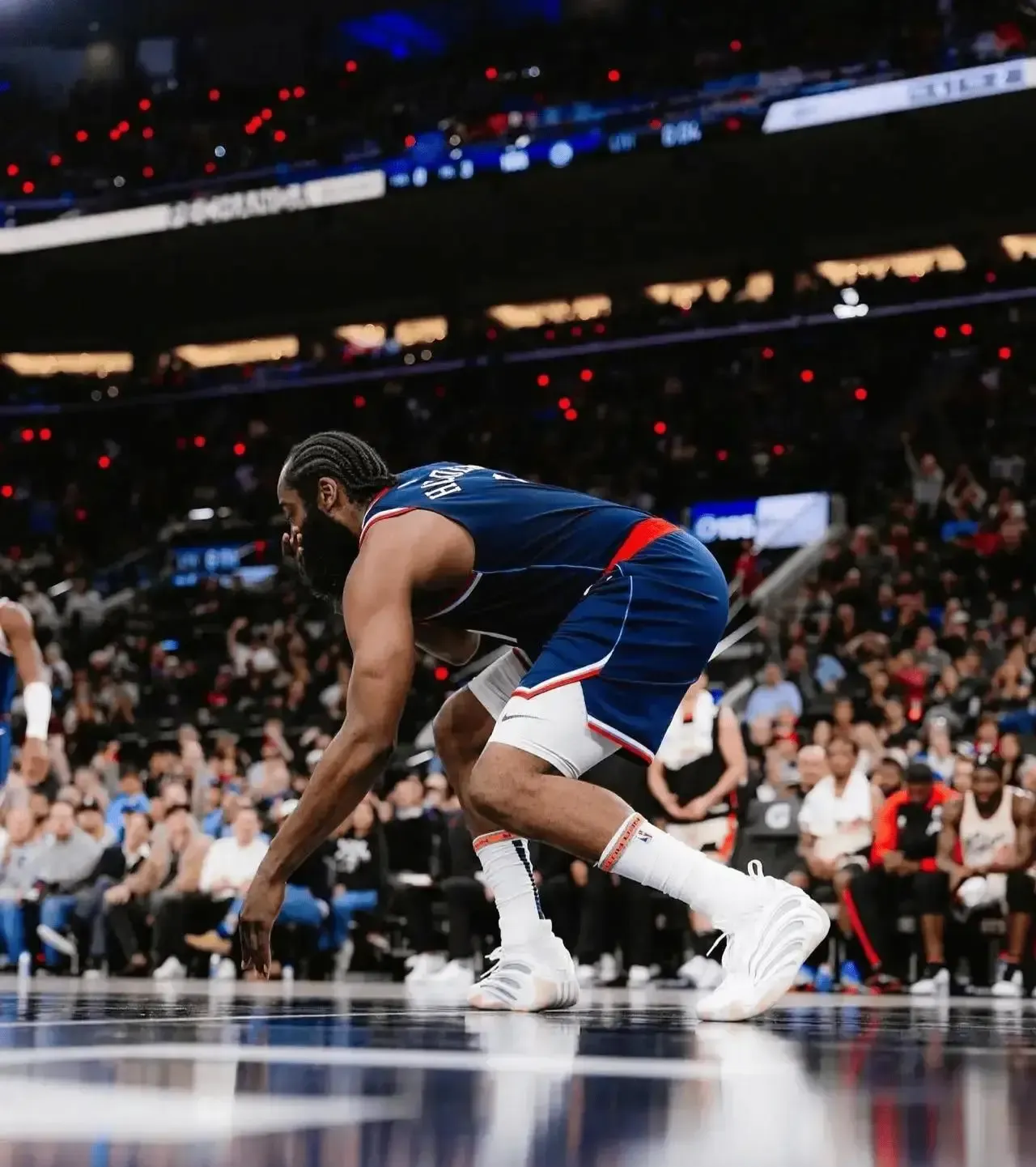 湖人碾压篮网,哈登关键制胜 湖人碾压篮网,哈登关键制胜