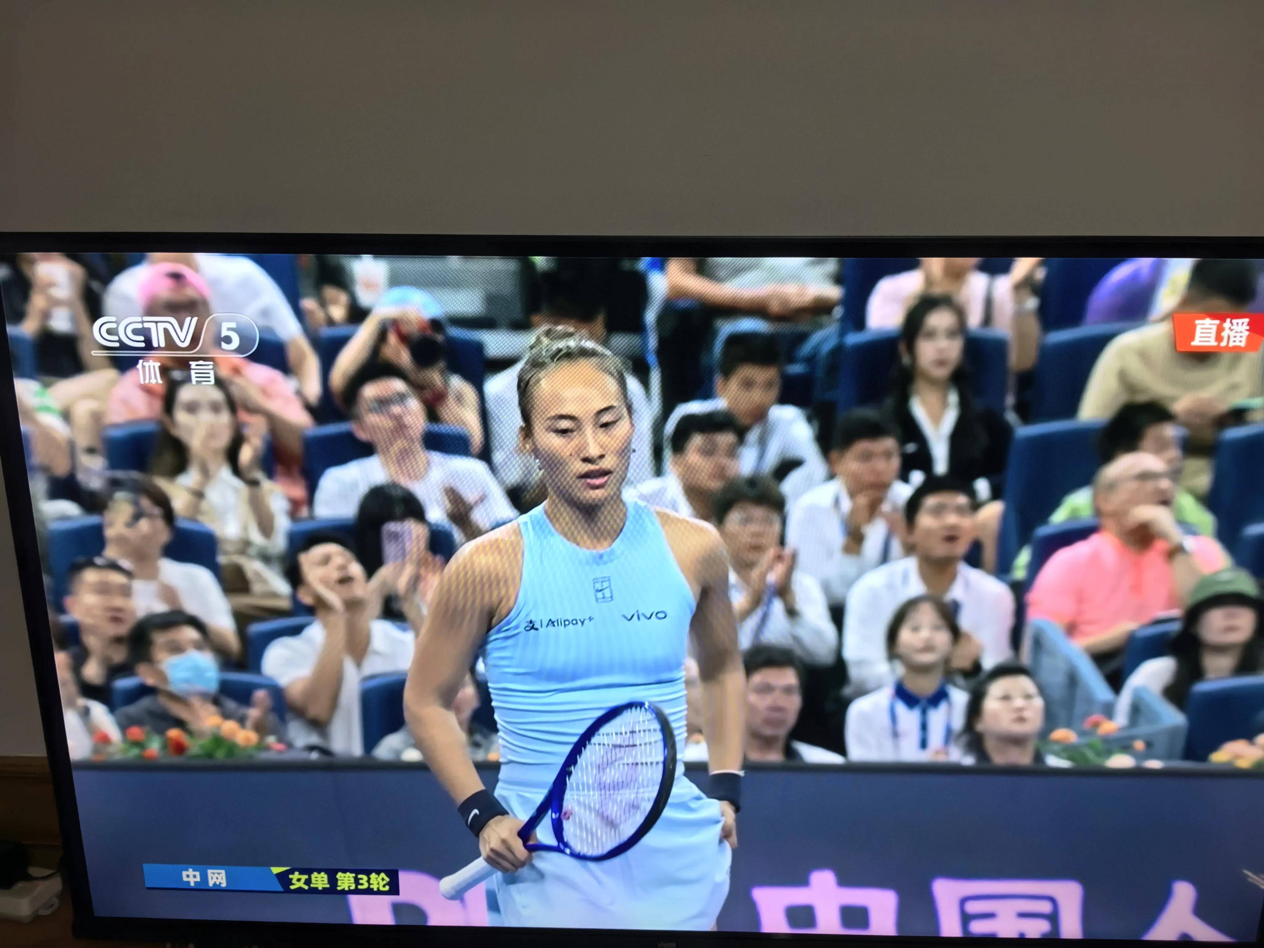 网球明星选手受伤退赛，引发热议