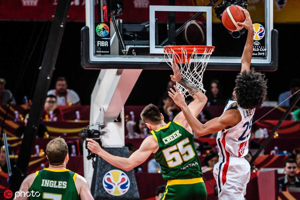 法国队逆转丹麦队，马琳关键制胜