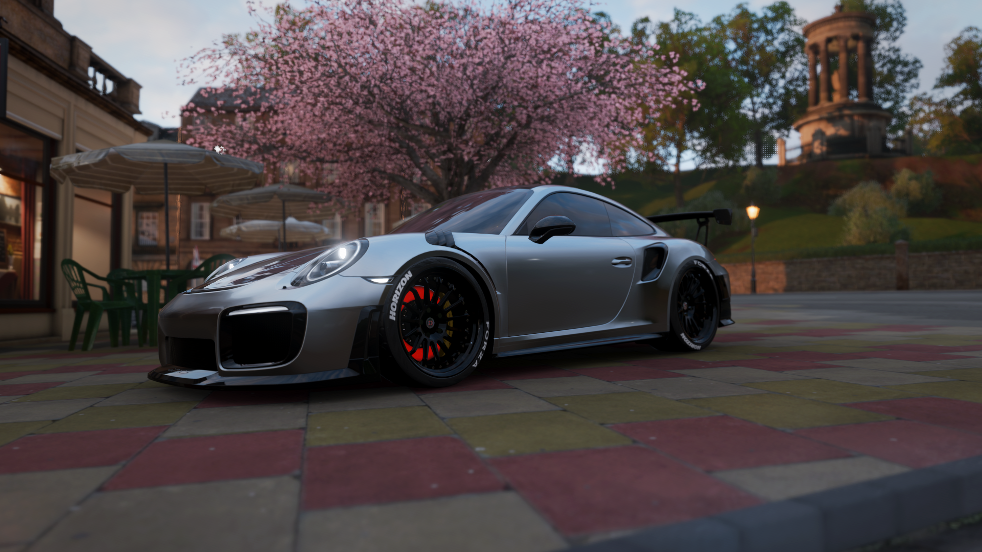 篮球双星闪耀，上海队险胜步行者，浓眉季后赛接管比赛